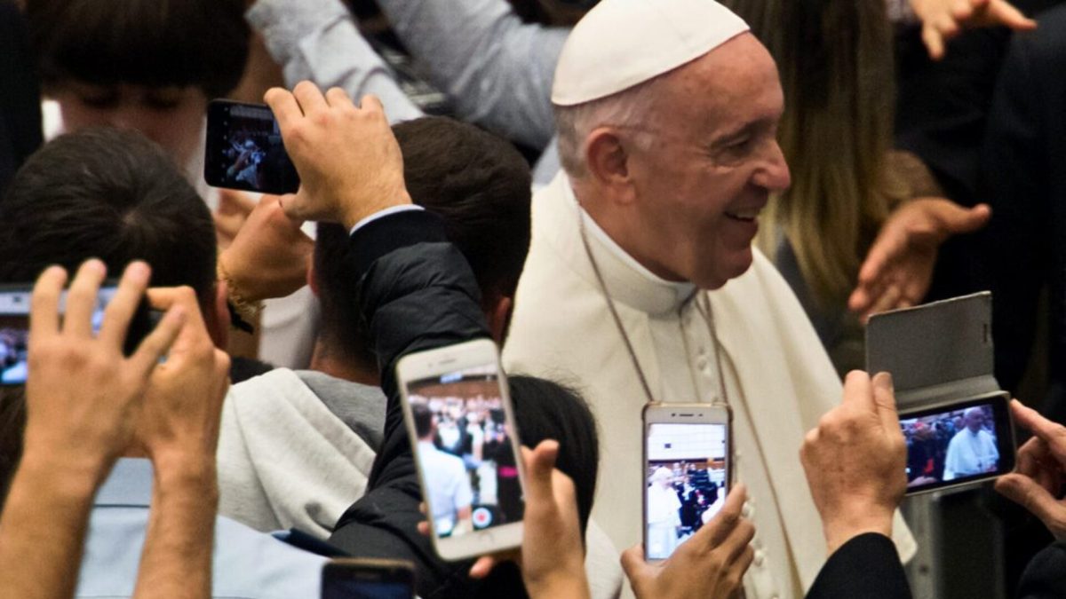 Le Pape aurait autorisé des écoutes téléphoniques lors d'un procès. // Source : Église Catholique d'Angleterre Le Pape aurait autorisé des écoutes téléphoniques lors d'un procès. // Source : Église Catholique d'Angleterre