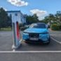 Tesla superchargeur ouvert à tous // Source : Raphaelle Baut pour Numerama Tesla superchargeur ouvert à tous // Source : Raphaelle Baut pour Numerama