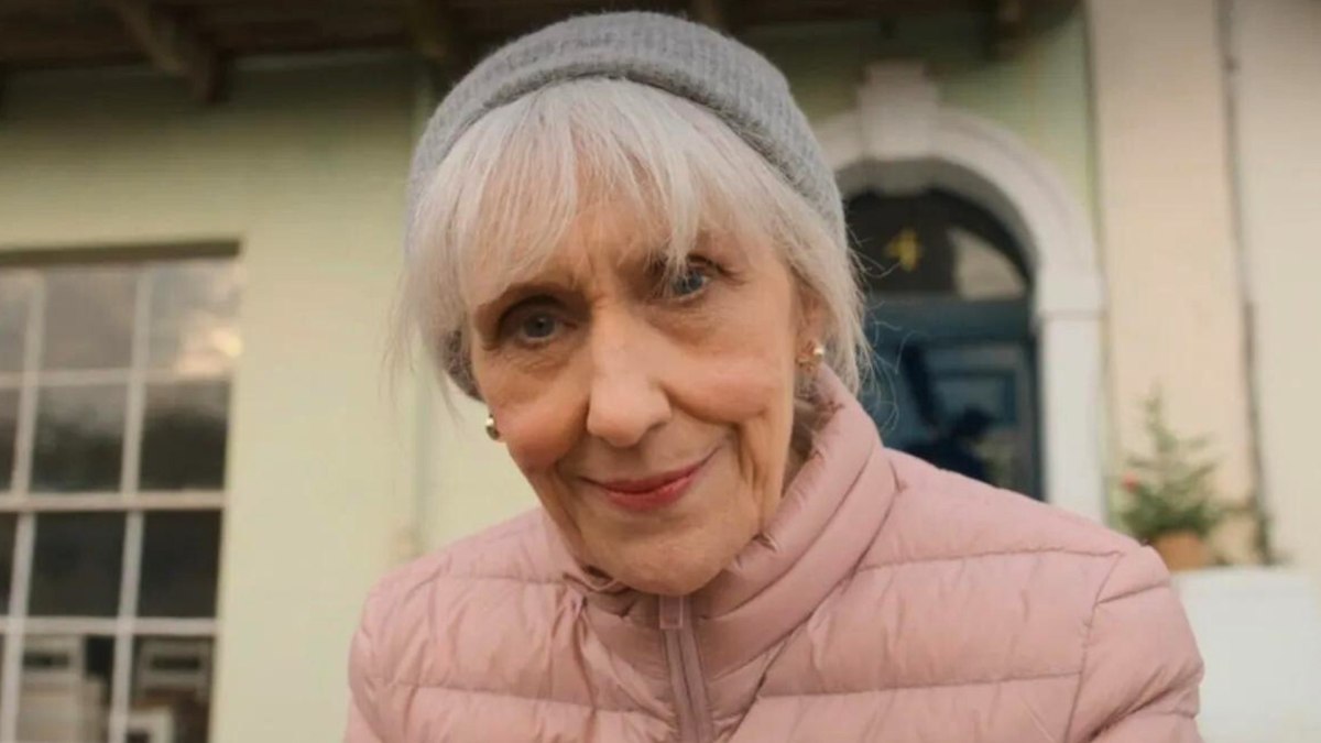 Mrs Flood dans Doctor Who // Source : BBC/Disney+ Mrs Flood dans Doctor Who // Source : BBC/Disney+