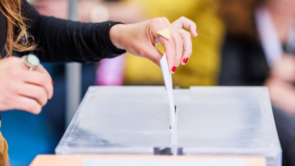 Combien coûte l'organisation d'un vote ? // Source : Canva Combien coûte l'organisation d'un vote ? // Source : Canva