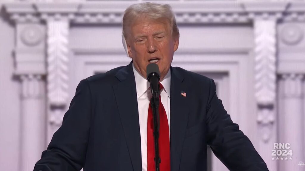 Donald Trump à la convention républicaine 2024 // Source : Capture du live RNC 2024 Donald Trump à la convention républicaine 2024 // Source : Capture du live RNC 2024