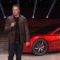 Elon Musk lors de la première apparition du Roadster. // Source : Live Tesla Elon Musk lors de la première apparition du Roadster. // Source : Live Tesla