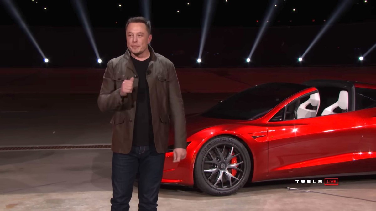 Elon Musk lors de la première apparition du Roadster. // Source : Live Tesla Elon Musk lors de la première apparition du Roadster. // Source : Live Tesla