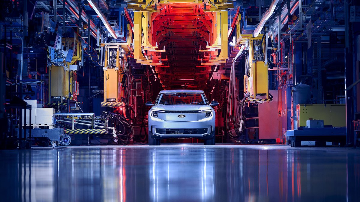 Ford Explorer dans son usine de Cologne // Source : Ford Ford Explorer dans son usine de Cologne // Source : Ford