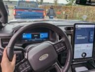 Au volant du Ford F150 // Source : Raphaelle Baut pour Numerama Au volant du Ford F150 // Source : Raphaelle Baut pour Numerama