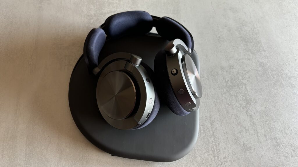 Casque Dyson OnTrac // Source : Maxime Claudel pour Numerama Casque Dyson OnTrac // Source : Maxime Claudel pour Numerama
