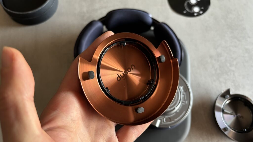 Casque Dyson OnTrac // Source : Maxime Claudel pour Numerama Casque Dyson OnTrac // Source : Maxime Claudel pour Numerama