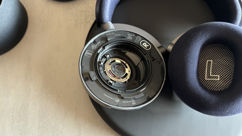 Casque Dyson OnTrac // Source : Maxime Claudel pour Numerama Casque Dyson OnTrac // Source : Maxime Claudel pour Numerama