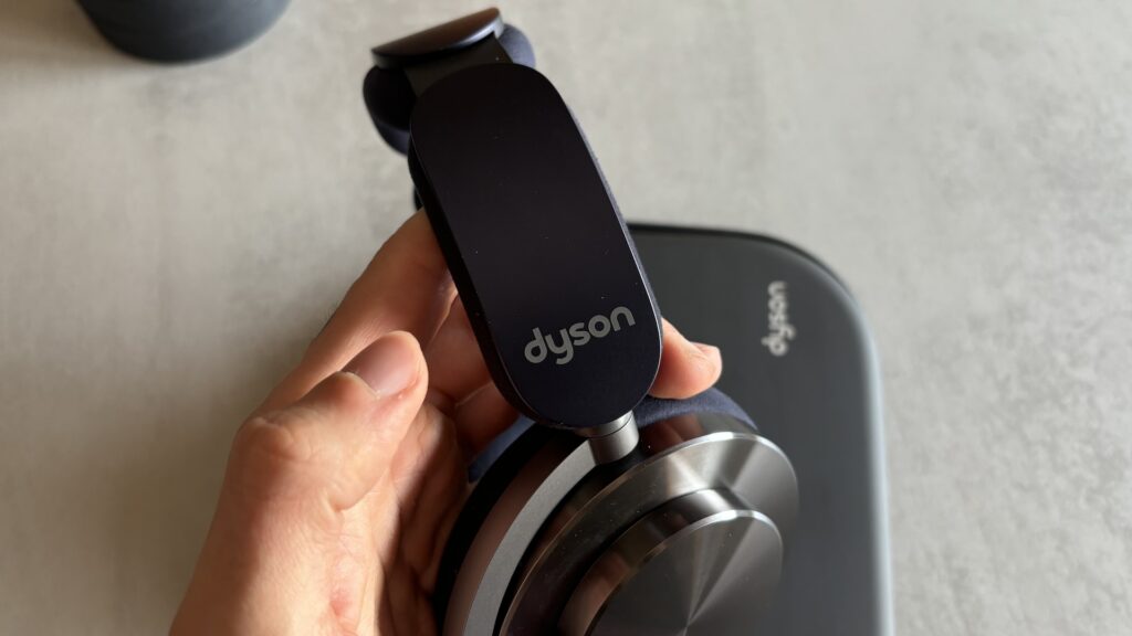 Casque Dyson OnTrac // Source : Maxime Claudel pour Numerama Casque Dyson OnTrac // Source : Maxime Claudel pour Numerama