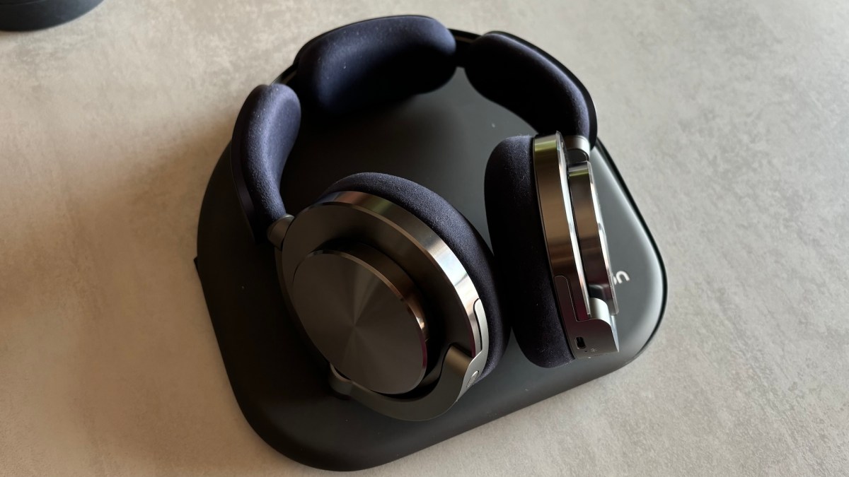 Casque Dyson OnTrac // Source : Maxime Claudel pour Numerama Casque Dyson OnTrac // Source : Maxime Claudel pour Numerama