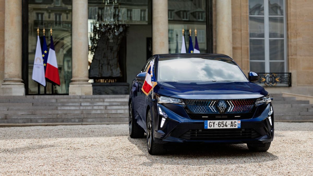 Renault Rafale voiture officielle de la Présidence de la République // Source : Pierre Morel pour Renault Renault Rafale voiture officielle de la Présidence de la République // Source : Pierre Morel pour Renault