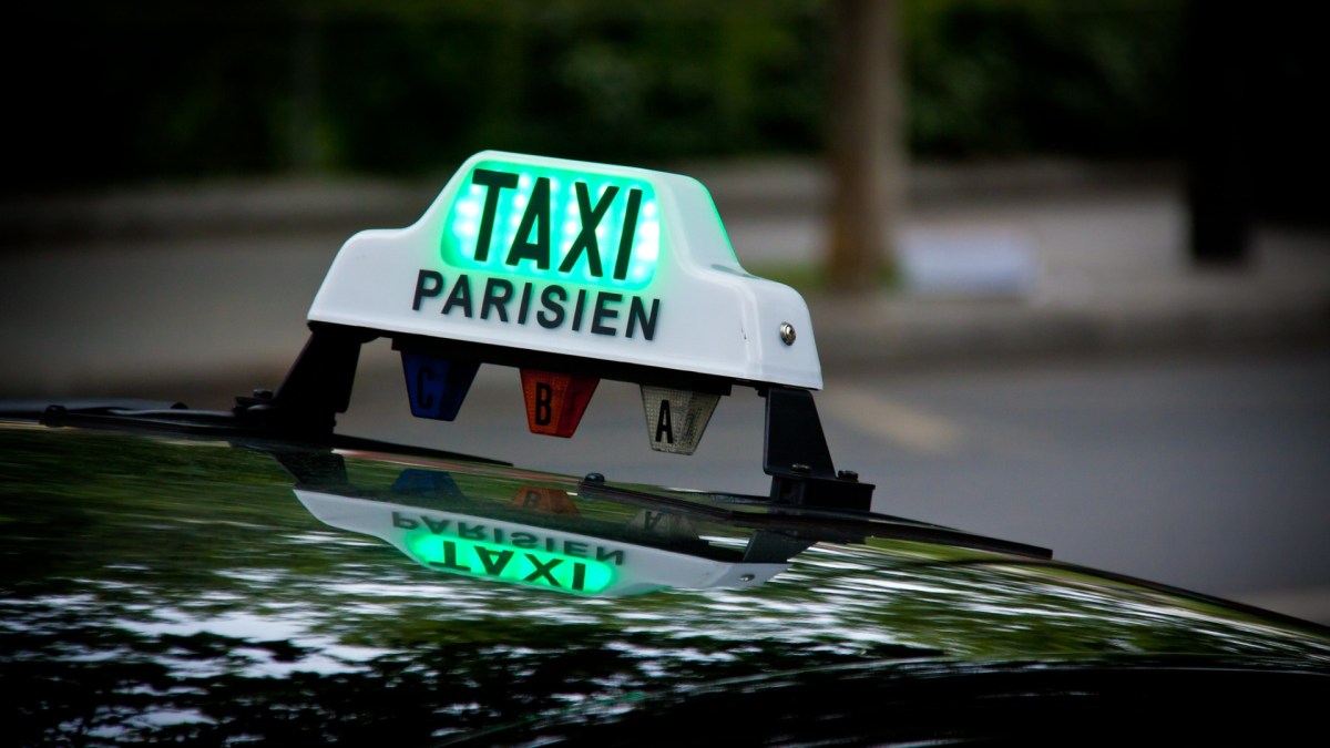 Taxis parisiens // Source : Flickr - ChrisGoldNY Taxis parisiens // Source : Flickr - ChrisGoldNY