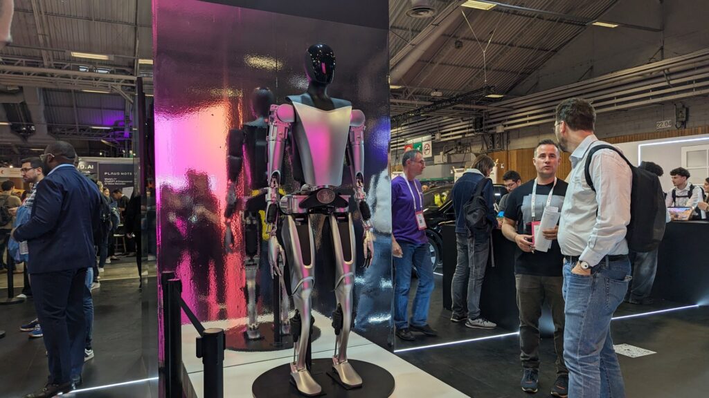 Tesla Optimus @Vivatech // Source : Raphaelle Baut pour Numerama Tesla Optimus @Vivatech // Source : Raphaelle Baut pour Numerama