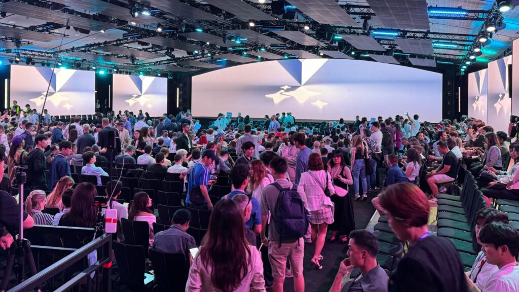 La salle du Samsung Unpacked. La salle du Samsung Unpacked.