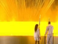 Cette « flamme » olympique est composée d'eau et de lumière. // Source : YouTube / Eurosport Cette « flamme » olympique est composée d'eau et de lumière. // Source : YouTube / Eurosport