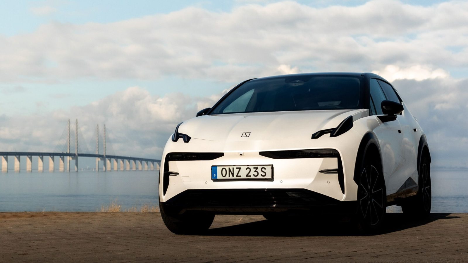 Guerre des prix des voitures chinoises, plus d’autonomie pour le Scénic et le Tesla Model Y explose les scores : le récap’ Vroom de la semaine