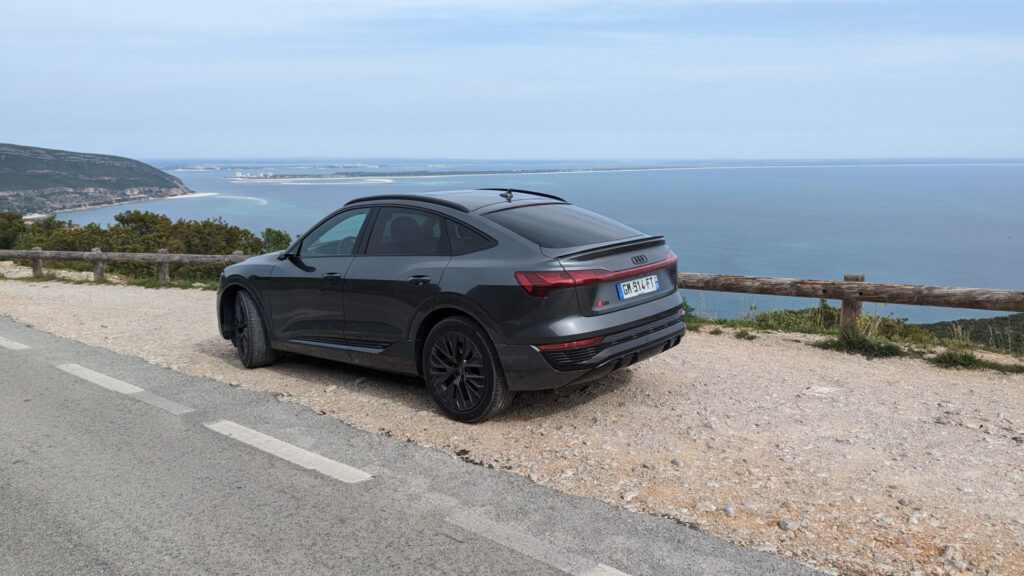 Audi Q8 e-tron // Source : Raphaelle Baut pour Numerama Audi Q8 e-tron // Source : Raphaelle Baut pour Numerama