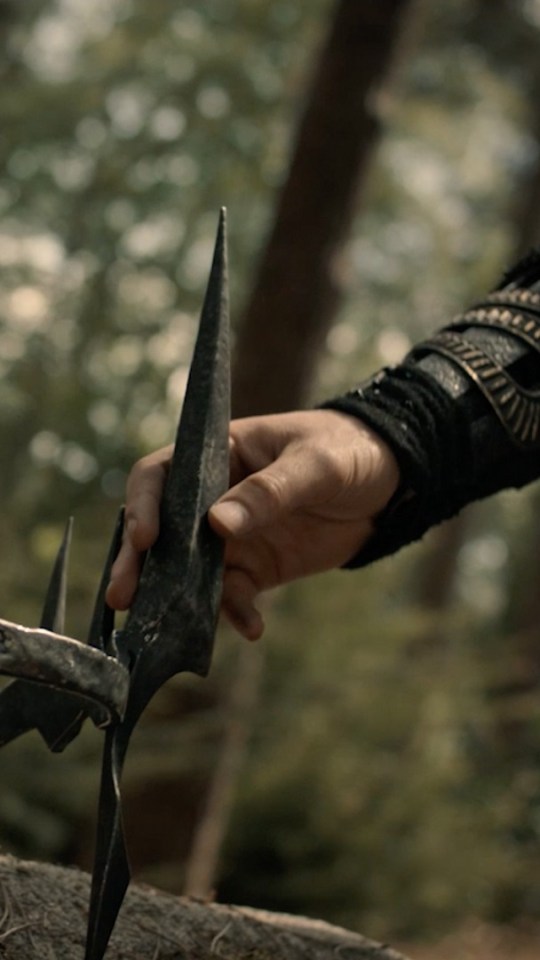 La fameuse couronne // Source : Amazon Prime Video La fameuse couronne // Source : Amazon Prime Video