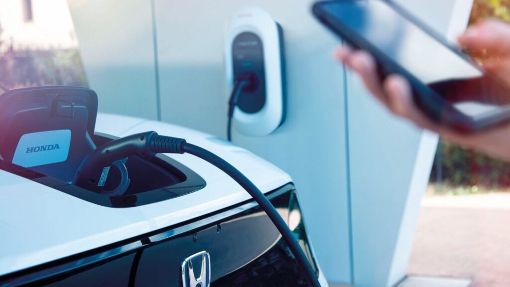 Software sur les voitures électriques // Source : Honda Software sur les voitures électriques // Source : Honda