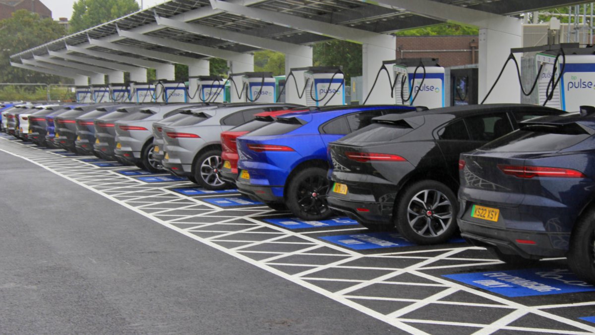 Rassemblement de Jaguar I-Pace // Source : Jaguar Rassemblement de Jaguar I-Pace // Source : Jaguar