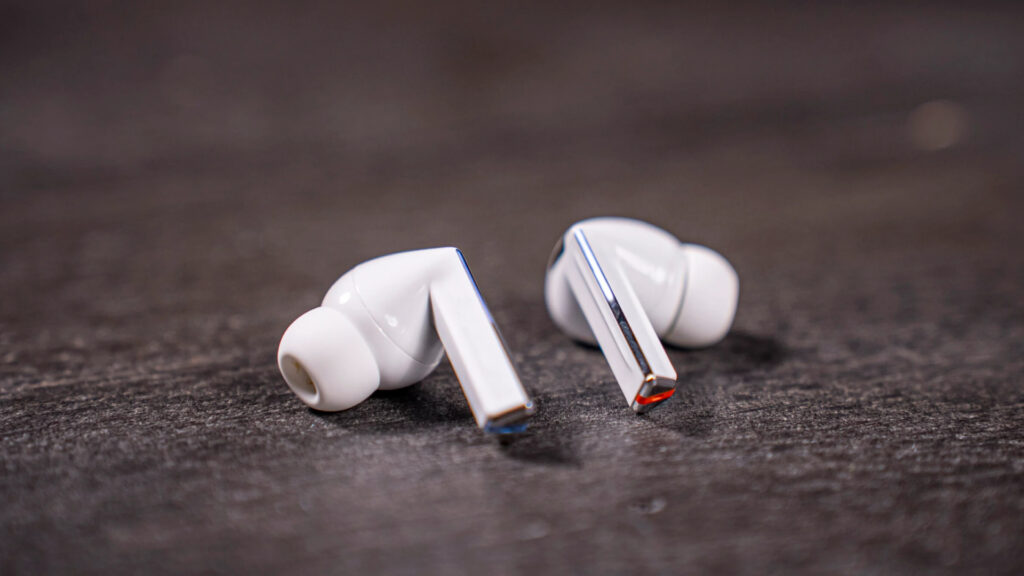 Galaxy Buds 3 Pro // Source : Chloé Pertuis – Frandroid Galaxy Buds 3 Pro // Source : Chloé Pertuis – Frandroid