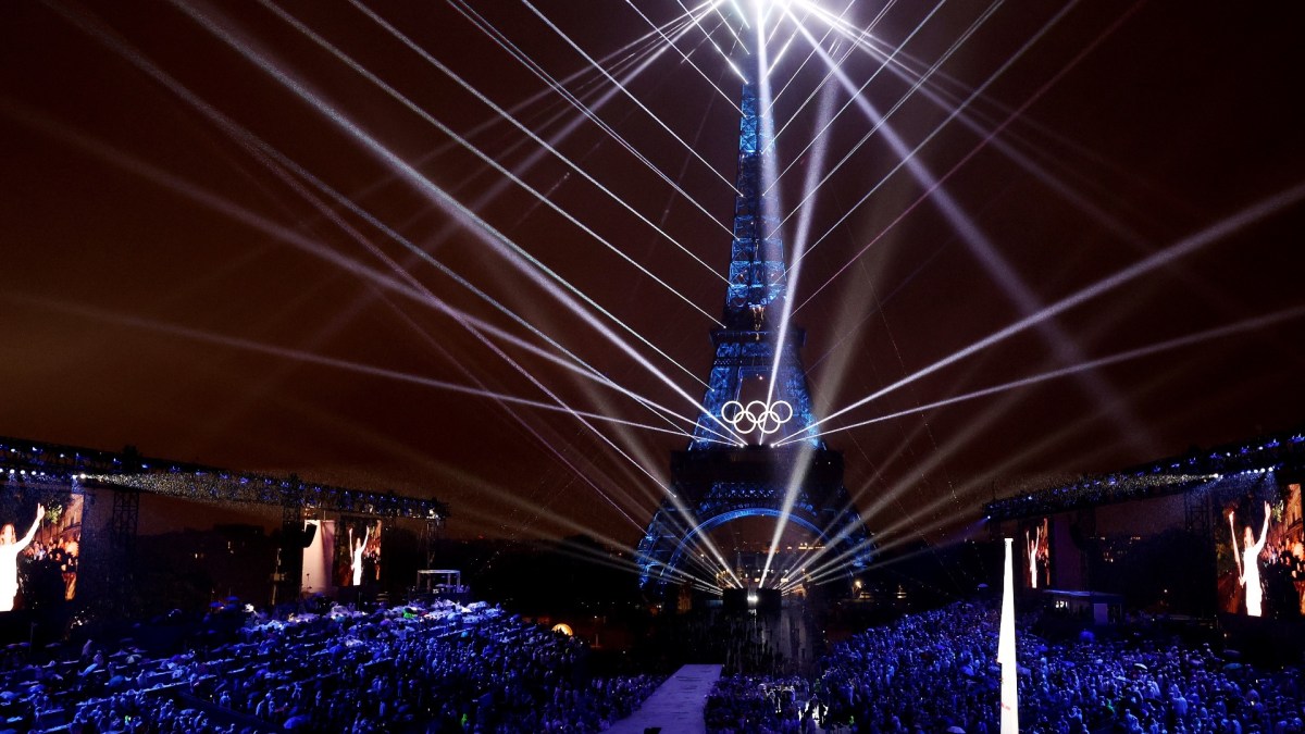 La tour Eiffel pendant la cérémonie d'ouverture des JO. // Source : Compte X officiel Paris 2024 La tour Eiffel pendant la cérémonie d'ouverture des JO. // Source : Compte X officiel Paris 2024
