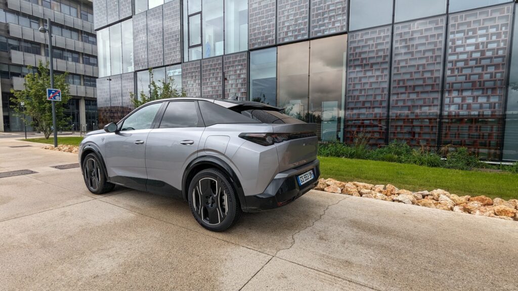 Essai du Peugeot e-3008 // Source : Raphaelle Baut pour Numerama