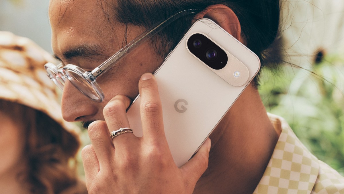 Le Google Pixel 9 est reconnaissable grâce à son double module caméra. Le Google Pixel 9 est reconnaissable grâce à son double module caméra.