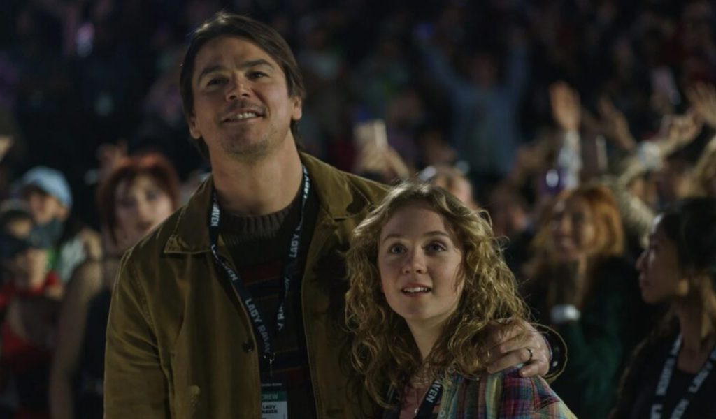 Un père et sa fille sont piégés dans Trap // Source : Warner Bros Un père et sa fille sont piégés dans Trap // Source : Warner Bros