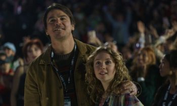Un père et sa fille sont piégés dans Trap // Source : Warner Bros Un père et sa fille sont piégés dans Trap // Source : Warner Bros