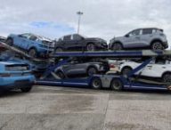 Photo des premiers camions au départ de l'usinepartagée par le patron de Citroën sur Linkedin // Source : Thierry Koskas - Linkedin Photo des premiers camions au départ de l'usinepartagée par le patron de Citroën sur Linkedin // Source : Thierry Koskas - Linkedin