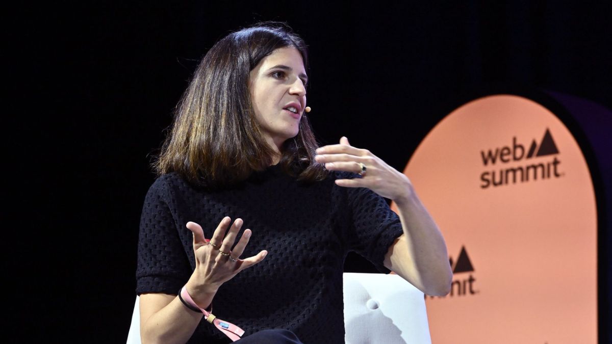Clara Chappaz, ministre en charge de l'IA et du numérique. // Source : Piaras Ó Mídheach/Web Summit Clara Chappaz, ministre en charge de l'IA et du numérique. // Source : Piaras Ó Mídheach/Web Summit