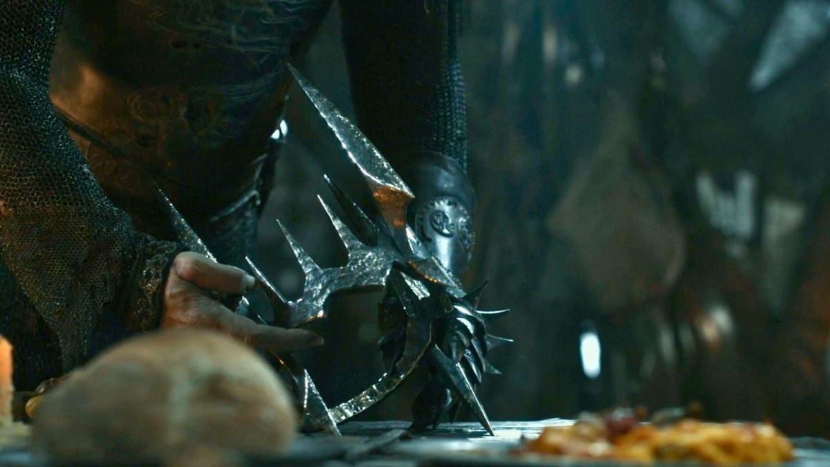 La couronne de Morgoth contenait autrefois les Silmarils // Source : Prime Video La couronne de Morgoth contenait autrefois les Silmarils // Source : Prime Video