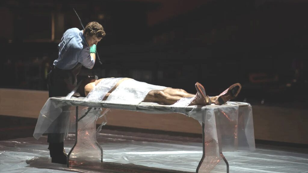 Dexter, déjà expert en découpage dans Original Sin // Source : Showtime Dexter, déjà expert en découpage dans Original Sin // Source : Showtime