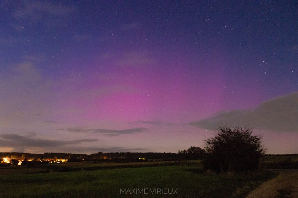 Aurores boréales du 12 septembre // Source : Maxime Virieux (via Twitter) Aurores boréales du 12 septembre // Source : Maxime Virieux (via Twitter)