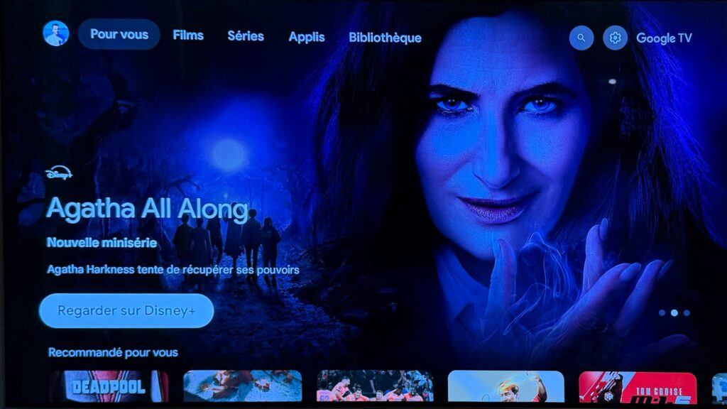 La page d'accueil du Google TV Streamer 4K met en avant des contenus Netflix, YouTube, Disney, Amazon, Apple… Mais pas les applications.