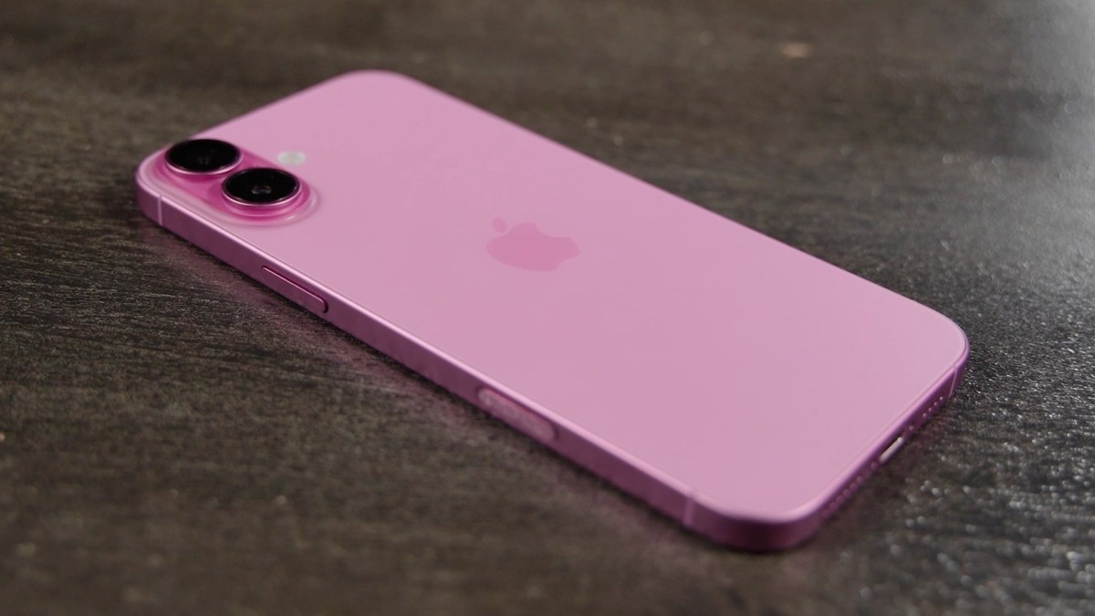 L'iPhone 16 Plus en rose est somptueux. // Source : Alfred Tertrais / Numerama L'iPhone 16 Plus en rose est somptueux. // Source : Alfred Tertrais / Numerama