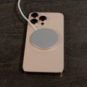 L'iPhone 16 Pro Max est plus endurant et se recharge plus vite… en MagSafe. // Source : Alfred Tertrais pour Numerama L'iPhone 16 Pro Max est plus endurant et se recharge plus vite… en MagSafe. // Source : Alfred Tertrais pour Numerama