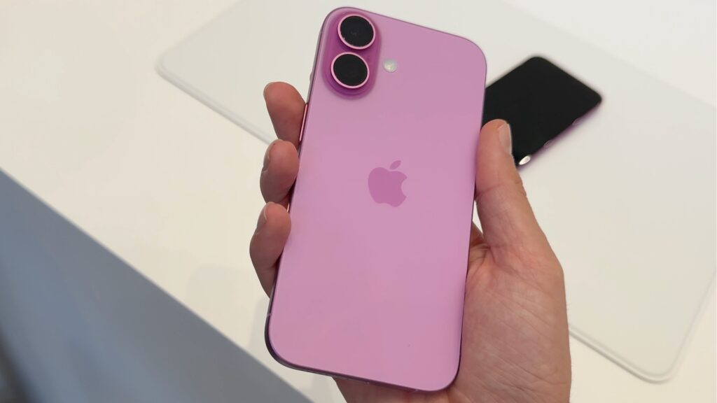 Le coloris rose de l'iPhone 16, notre grand favori de cette génération. Le coloris rose de l'iPhone 16, notre grand favori de cette génération.