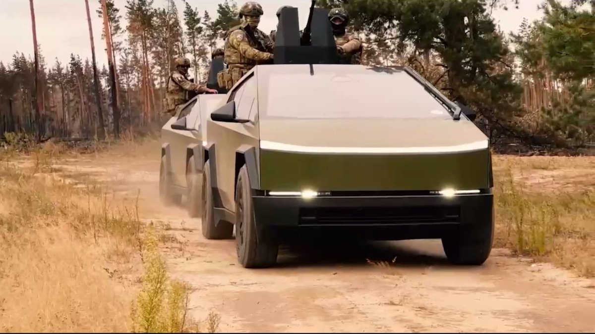 Deux autres Cybertruck dans l'armée Tchétchène // Source : Extrait vidéo de Ramzan Kadyrov Deux autres Cybertruck dans l'armée Tchétchène // Source : Extrait vidéo de Ramzan Kadyrov