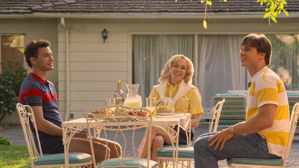 La famille en apparence parfaite des Menendez dans la série Netflix // Source : Miles Crist/Netflix La famille en apparence parfaite des Menendez dans la série Netflix // Source : Miles Crist/Netflix