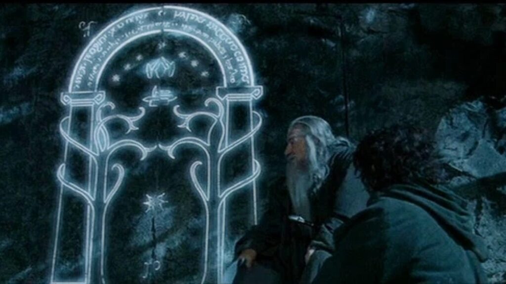 Les Portes de Durin dans le Seigneur des Anneaux // Source : New Line Cinema Les Portes de Durin dans le Seigneur des Anneaux // Source : New Line Cinema