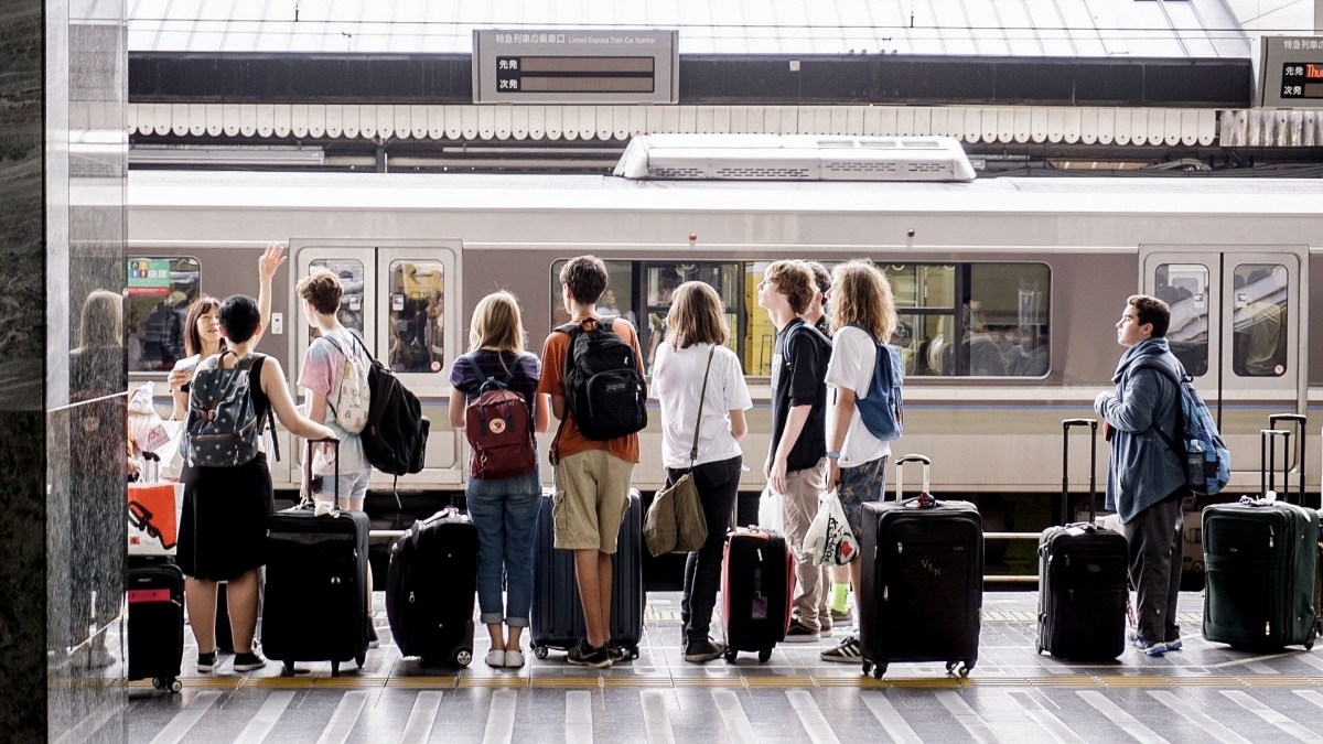 Trains et bagages // Source : songping wang - Pixabay Trains et bagages // Source : songping wang - Pixabay
