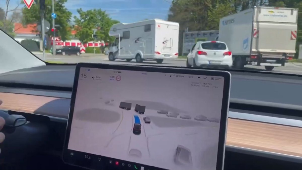 Entrainement de la conduite autonome en Allemagne // Source : Tesla Entrainement de la conduite autonome en Allemagne // Source : Tesla
