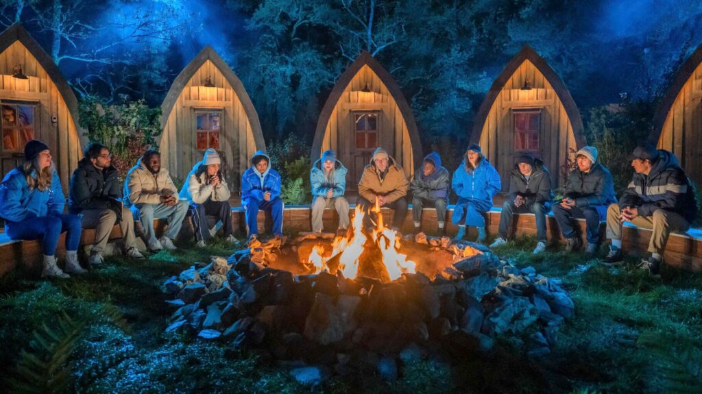 Le petit village des Loups Garous, créé pour l'occasion // Source : Canal+ Le petit village des Loups Garous, créé pour l'occasion // Source : Canal+