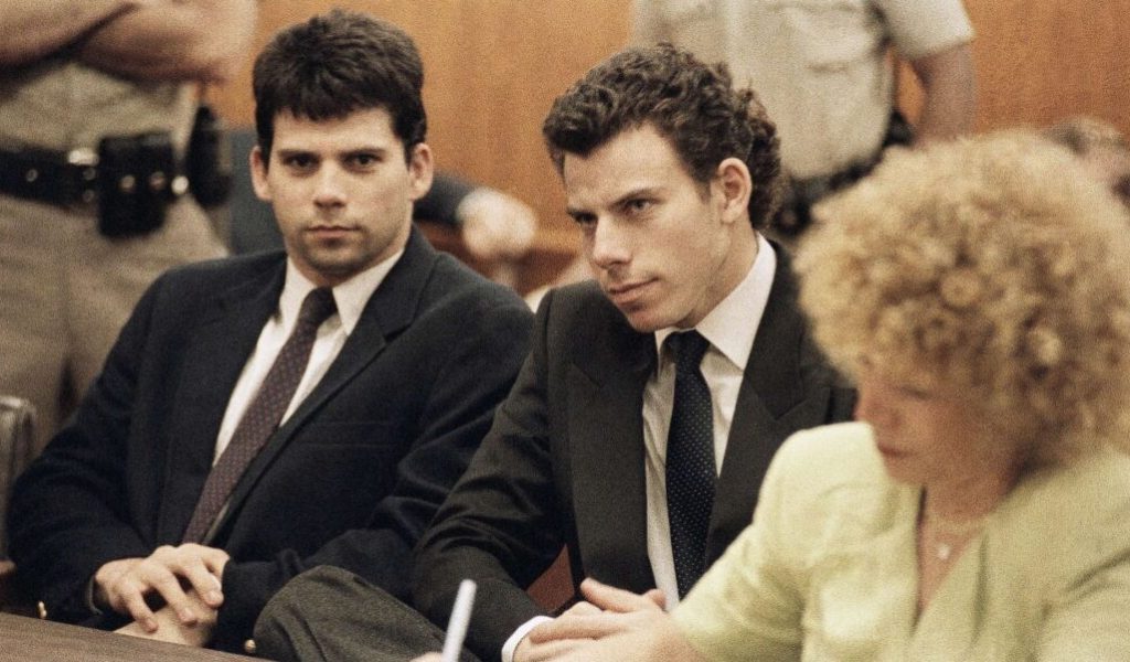 Les vrais frères Menendez, lors de leur procès // Source : Netflix Les vrais frères Menendez, lors de leur procès // Source : Netflix