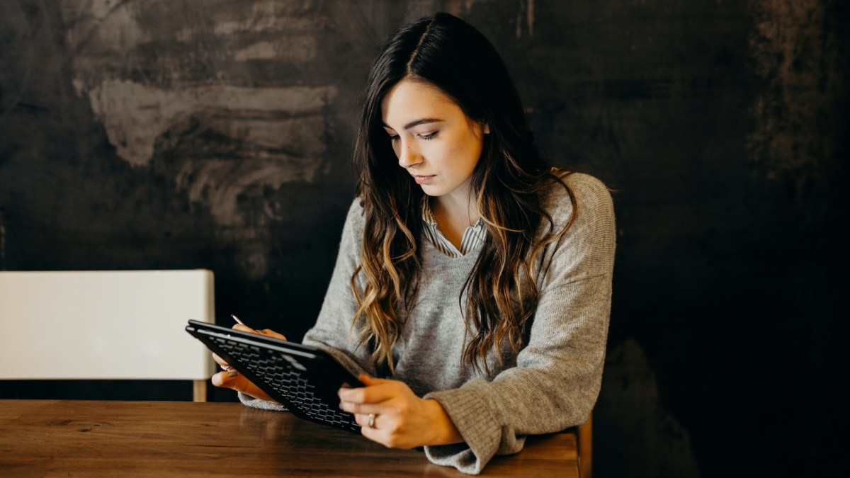 Supprimer ses anciens comptes en ligne est essentiel pour la sécurité de ses données personnelles. // Source : Brooke Cagle via Unsplash Supprimer ses anciens comptes en ligne est essentiel pour la sécurité de ses données personnelles. // Source : Brooke Cagle via Unsplash