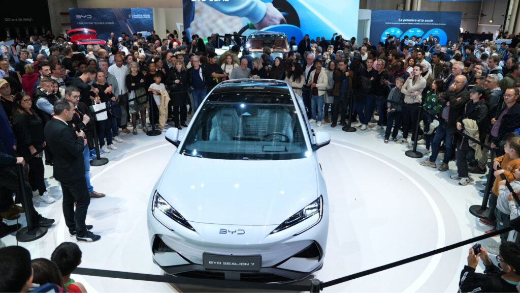 BYD a fait le plein le WE du Mondial de Paris // Source : BYD BYD a fait le plein le WE du Mondial de Paris // Source : BYD