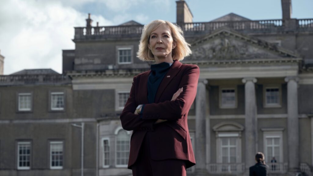 Allison Janney dans la saison 2 de La Diplomate // Source : Netflix Allison Janney dans la saison 2 de La Diplomate // Source : Netflix