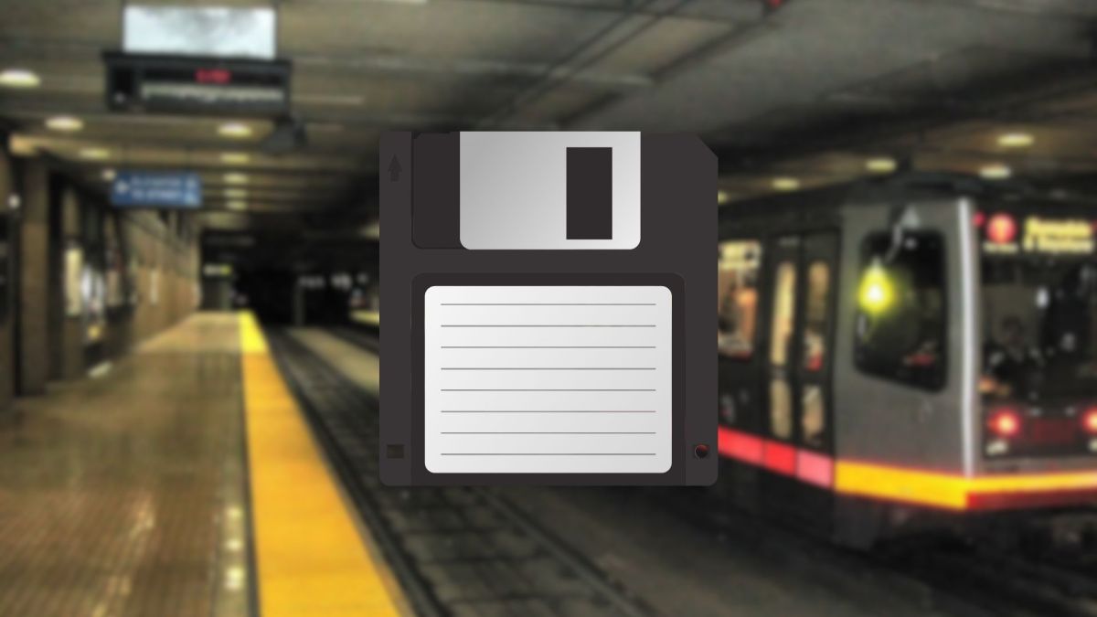 Le métro de San Francisco utilisait toujours des disquettes // Source : Montage Numerama avec photo de Wikipédia Le métro de San Francisco utilisait toujours des disquettes // Source : Montage Numerama avec photo de Wikipédia